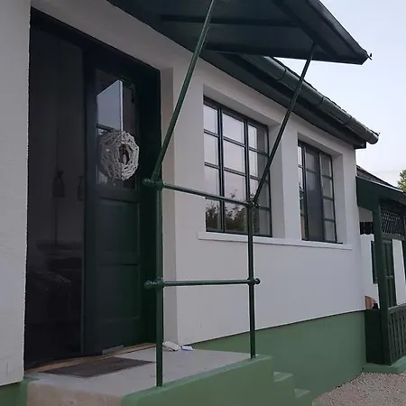 Apartment Zrinyi 11 *
