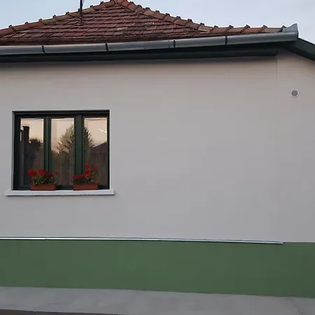 Zrinyi 11 * Balatonkenese