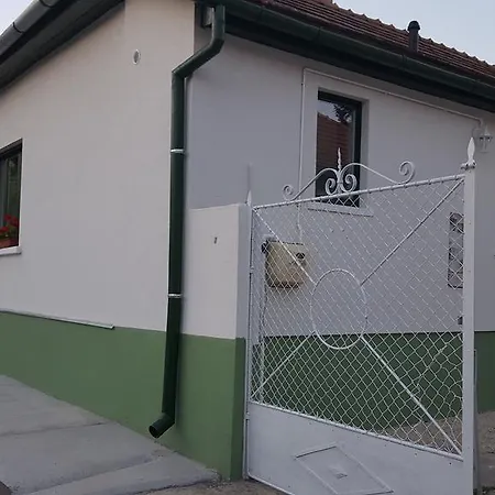 Apartment Zrinyi 11 Balatonkenese