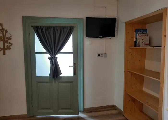 Zrinyi 11 * Balatonkenese