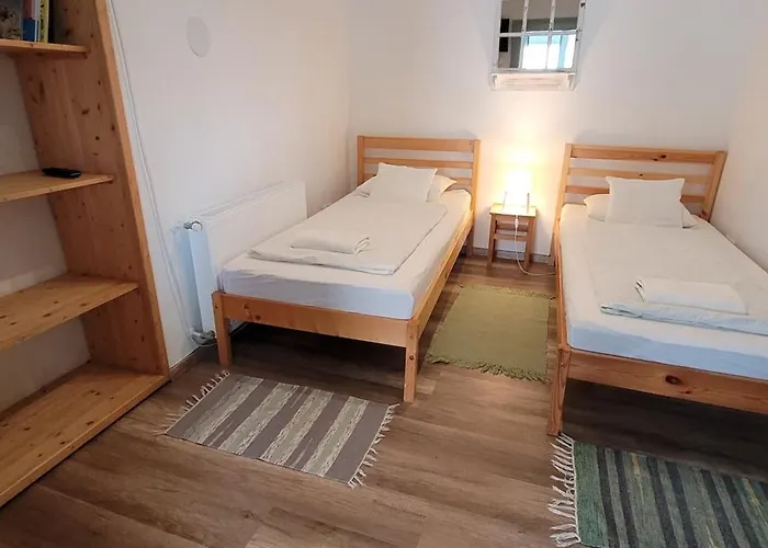 Zrinyi 11 * Balatonkenese